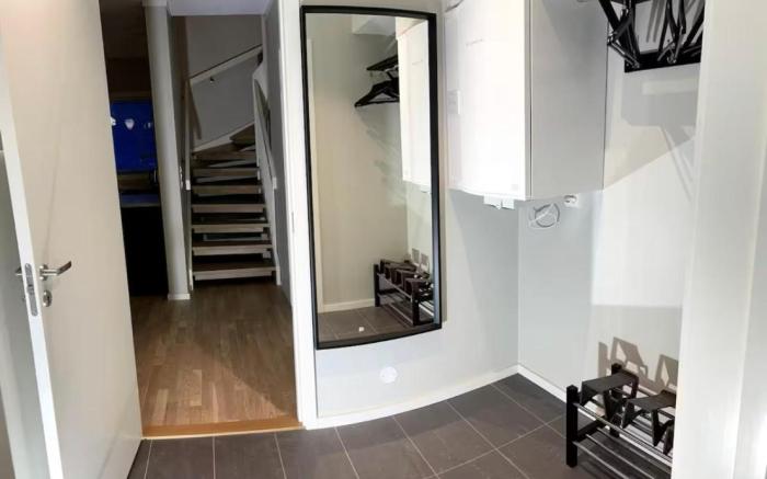 NEW Duplex Apartment Near the city with Free Private Parking
