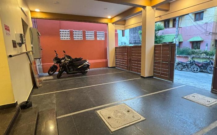Inn12 By Blessings Hospitality