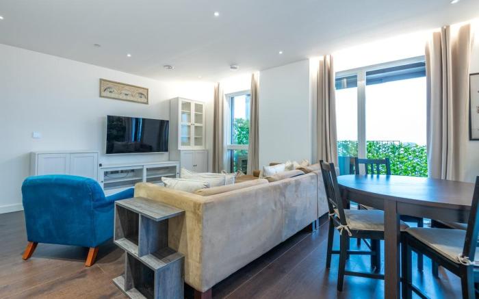 Lexington Suite Devereux Residences