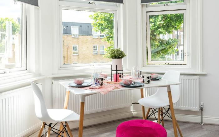 Next to tube station-studio-convenient 