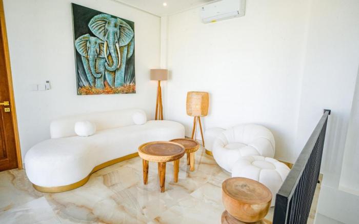 NEW Spacious villa 5 m to beach