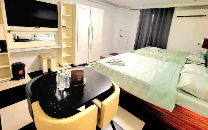 OYO 1141 Healing Condo Hotel