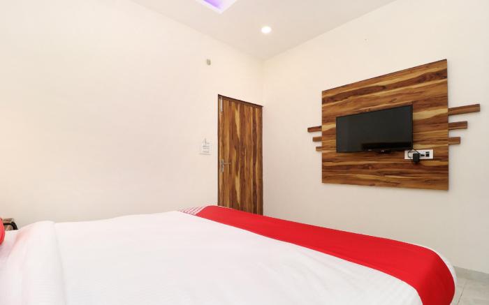 OYO 22115 Hotel D Plaza