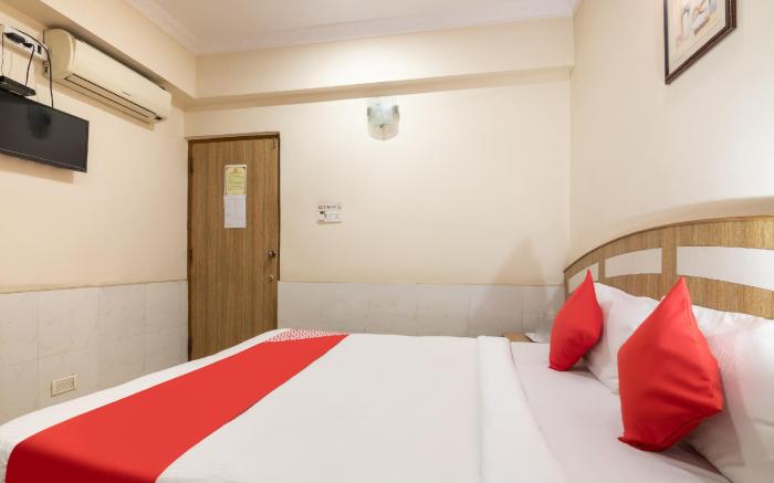 OYO 9633 Hotel Srinidhi Residency