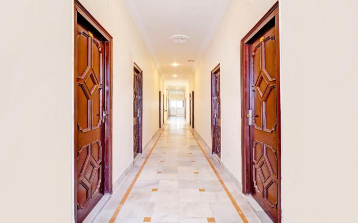 Hotel O Dolphin