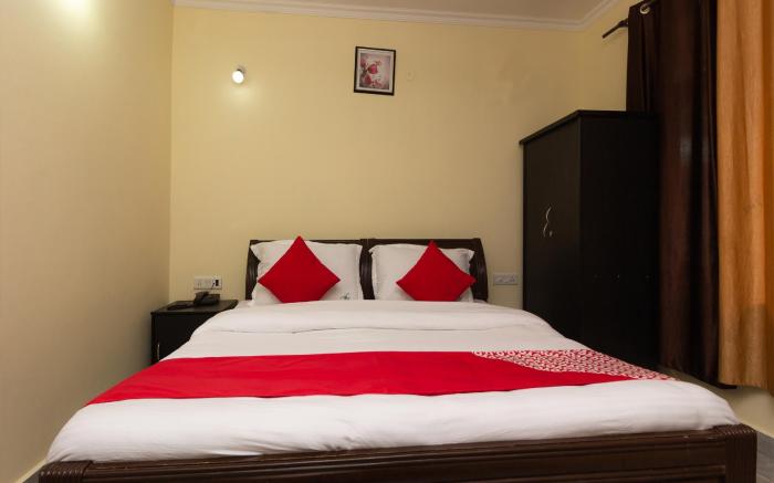 OYO 23392 Hotel Om Palace