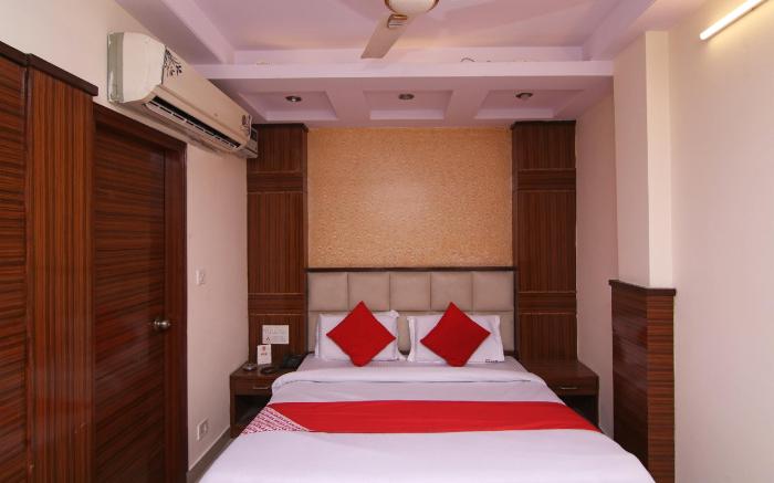 Hotel O S Deluxe