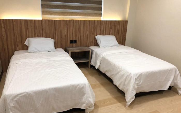 BB HOMESTAY (shoplot)