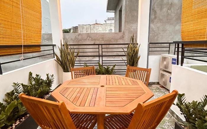 Saigon Holiday House 