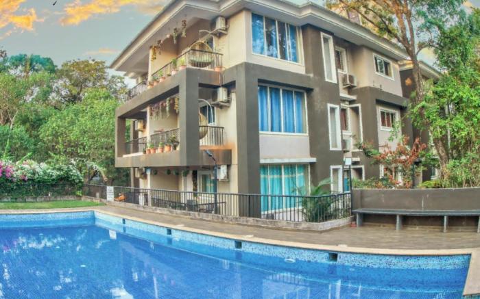 Holiday home with pool