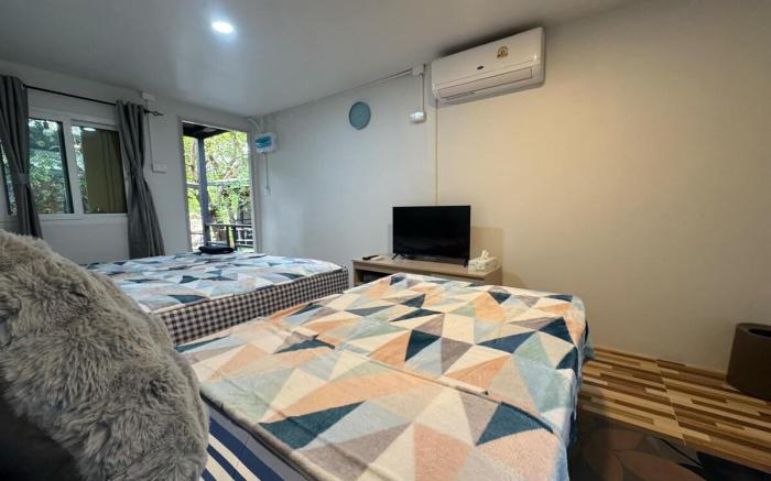 Rainbow garden view room