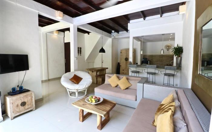 Private villa w. pool near 66 in Seminyak