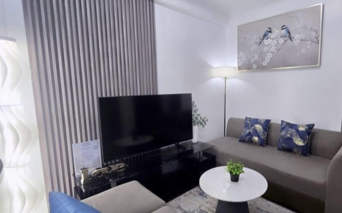 BRISTLE RIDGE COMFY WITH FREE PARKING AND BALCONY