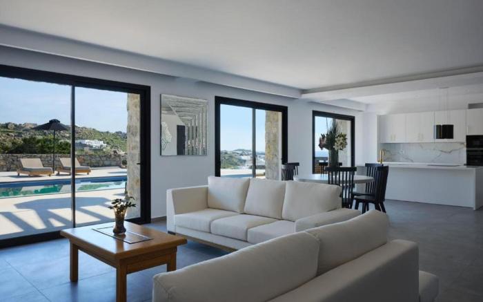 Nine Bedroom Villa with Private Pool & Sea View