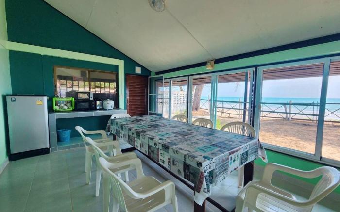 Rimhad Villa 4BR Maepim beachfront-Rayong