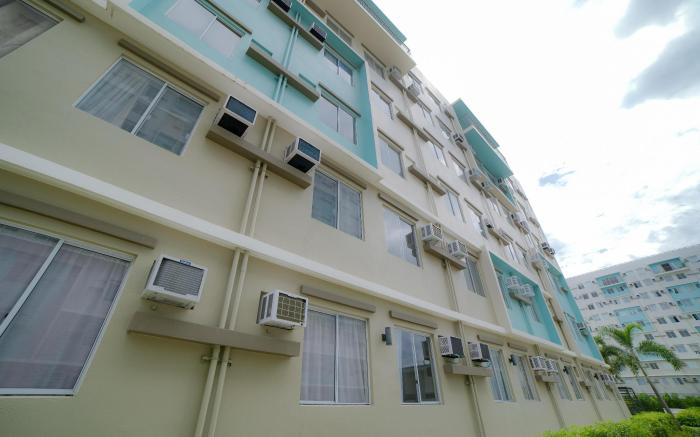 2-BR Condo for 4 in Dumaguete