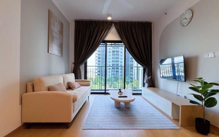 Splash Mania Air-Con Suite with Bluey Pool View