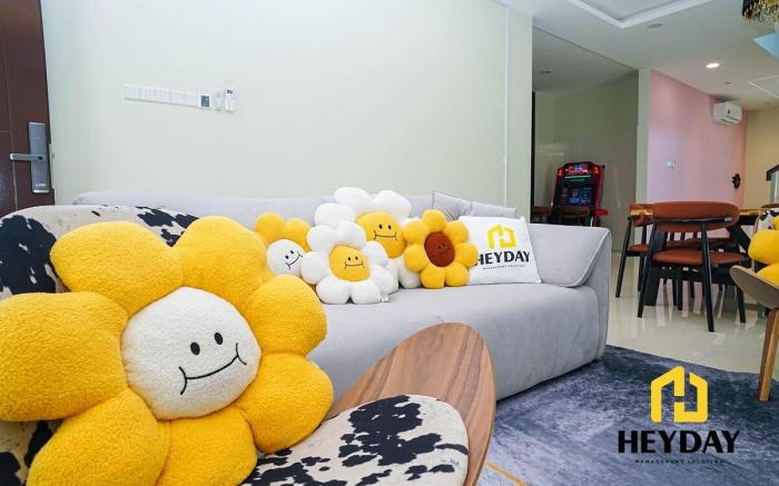 Family Homestay Dato Onn JB | 12Pax@Projector@Pool