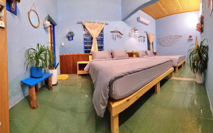 Sea House Sunrise - Two-Bedroom Apartment (3 Large Beds)