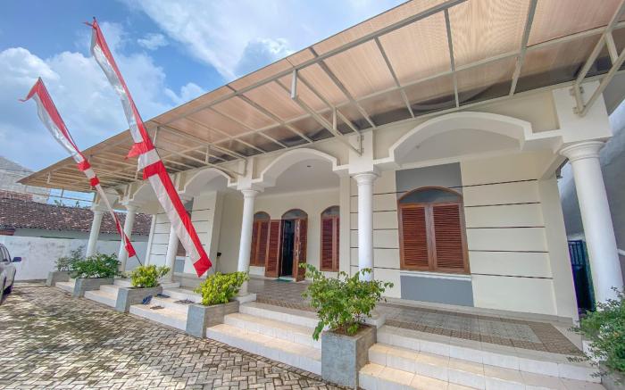 Raden Mansion Jember Urbanview