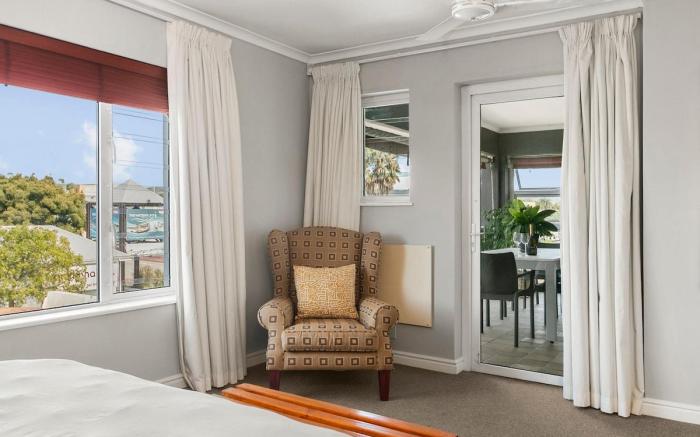 Waterfront Retreat- GR1