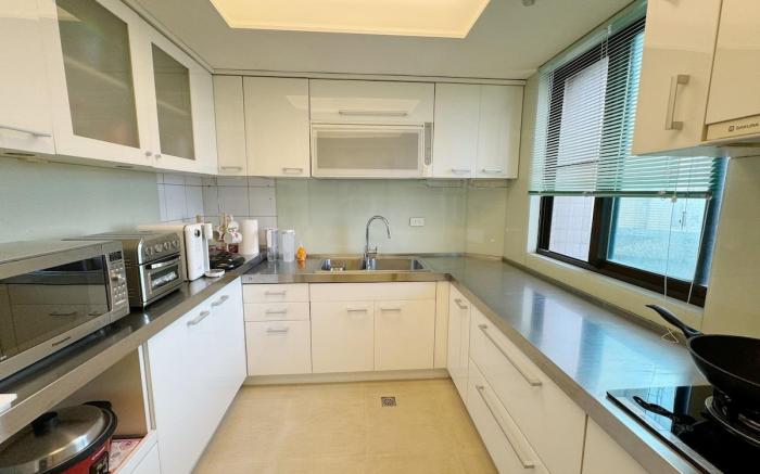 Taipei warm and harmonious room