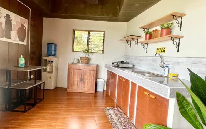Staycation House - El Cinco Farmville and Resort