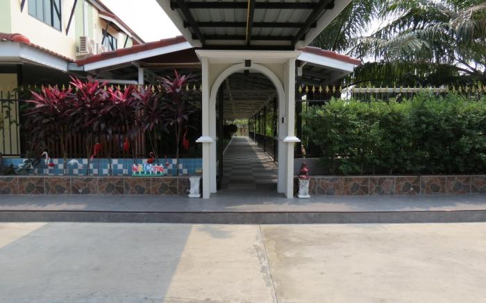Baan Bee Residence