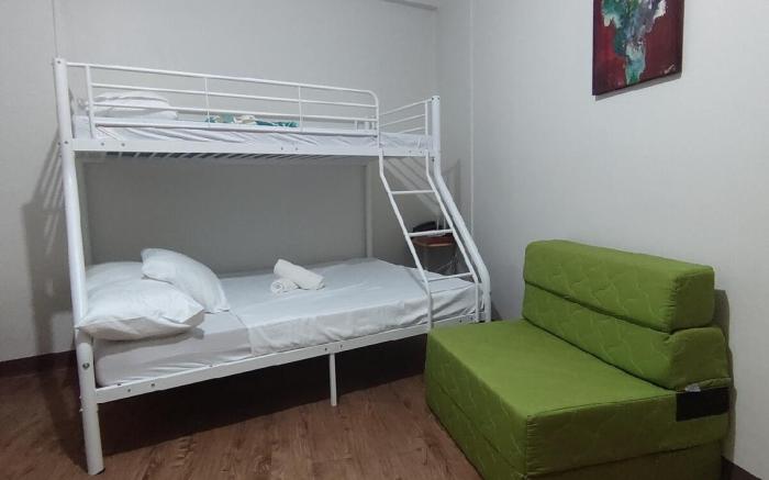 Stunning View Hub 3-5 minutes away from Airport