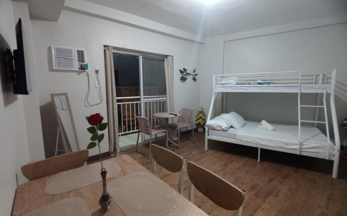 Stunning View Hub 3-5 minutes away from Airport