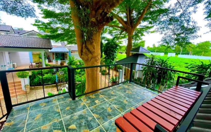 Rosie Garden  & Home