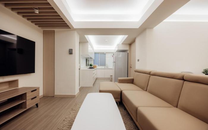 Ultra Center City 2B1bLDK Zhongxiao Dunhua, Daan