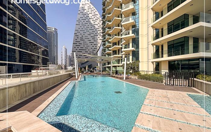 Stunning 2BR Apt High-Floor Breathtaking Views