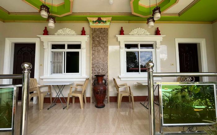 LOBOC Airbnb Traveller's Inn