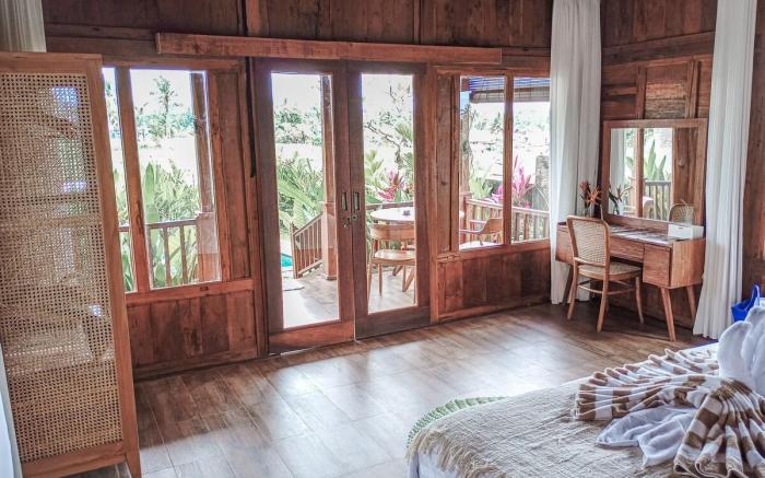 Romantic Lightfull Wooded House