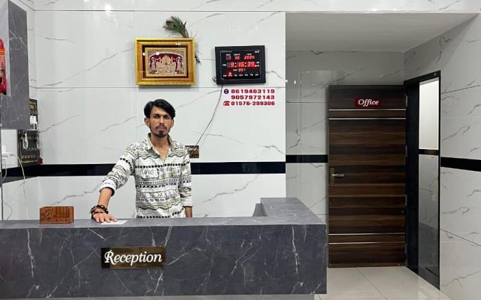 Shri Radhe Radhe Palace