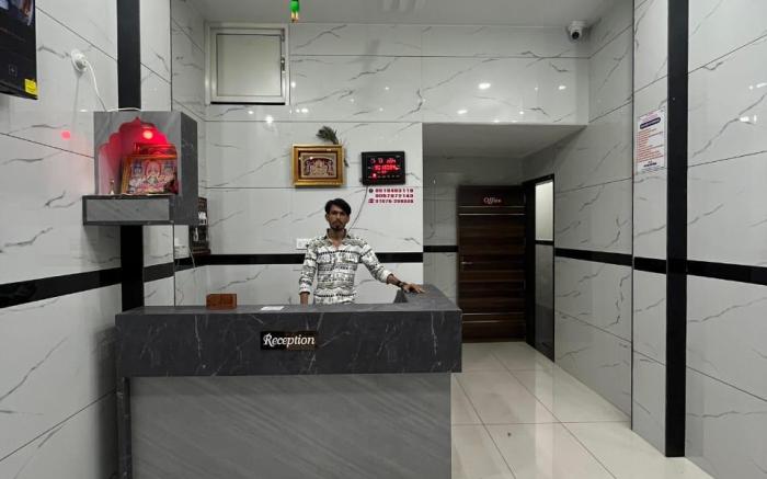 Shri Radhe Radhe Palace