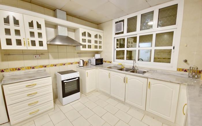 HARF22G01-02  Cozy 2BR Apt in AD