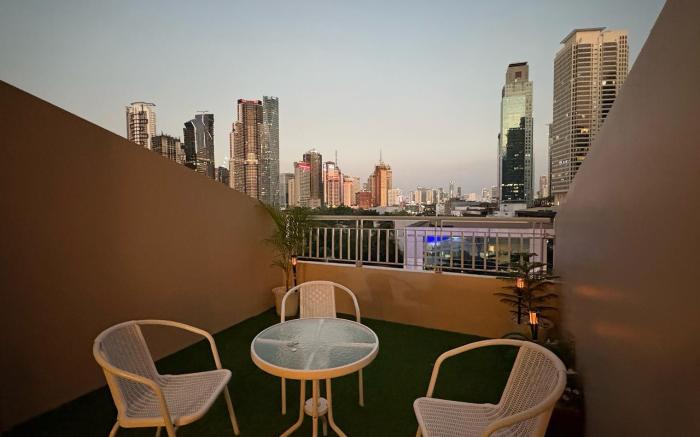 Astrid's View at SM Jazz Makati w Veranda Cityview