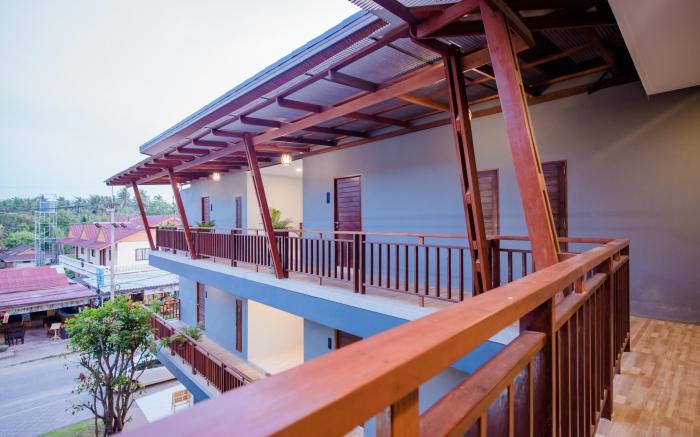 Lanta Ray Bay Hotel