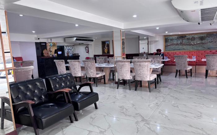 Papa Ji Hotel and Restaurant