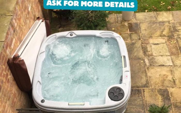 Sleeps 7 Large 4 bed house Bottesford Village