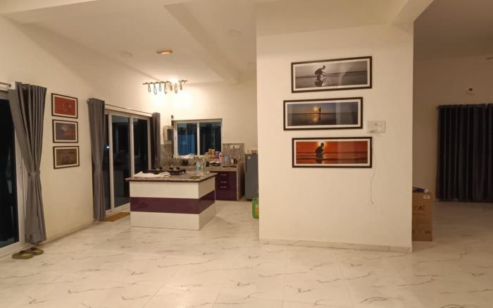 24 Queens Villa 
