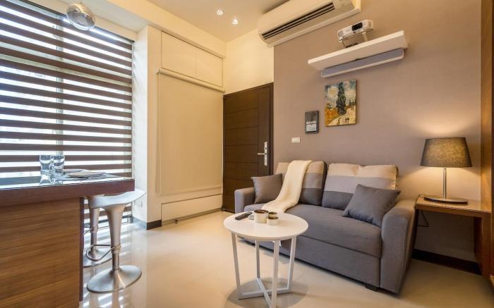 Cinema 1B1b, Kitchen, Bathtub, Desk, 1.5min to MRT
