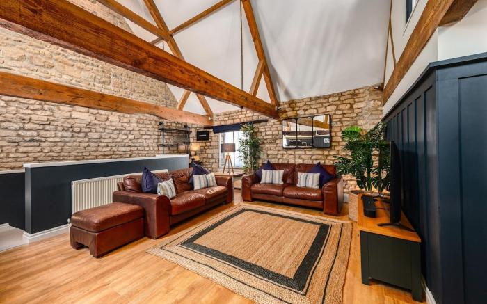 Luxury boutique 3 bedroom central loft apartment