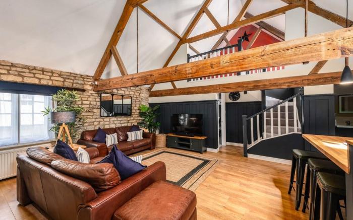 Luxury boutique 3 bedroom central loft apartment