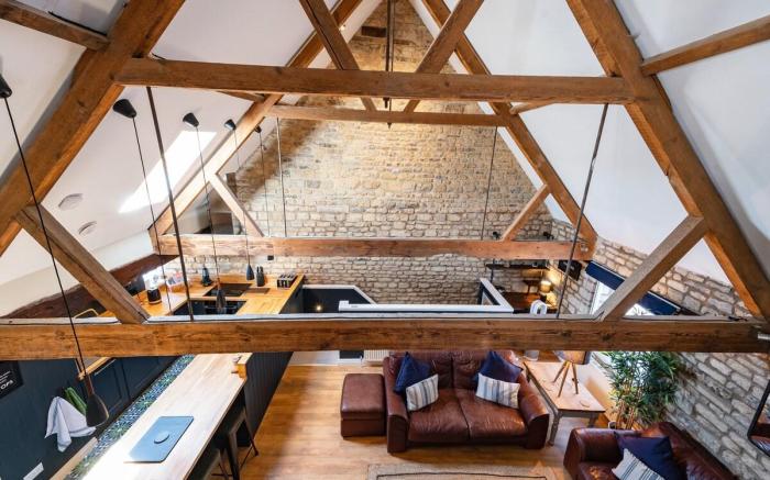 Stylish central 6 bedroom converted Granary