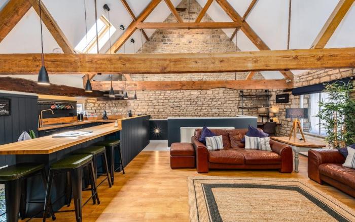 Stylish central 6 bedroom converted Granary