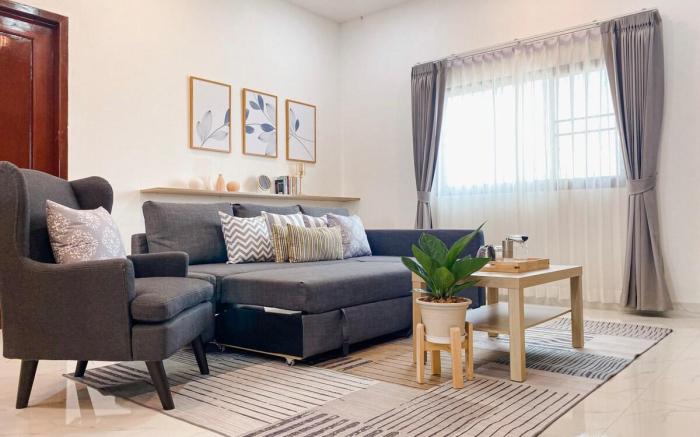 Radiance Room, Click Residence
