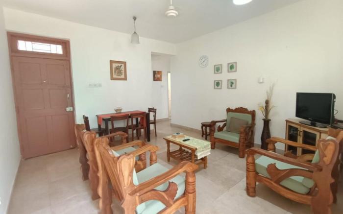 Cozy 2BHK Near Candolim Beach With AC/WiFi/UPS